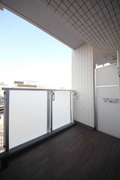 バルコニー　室内写真は別タイプのものです