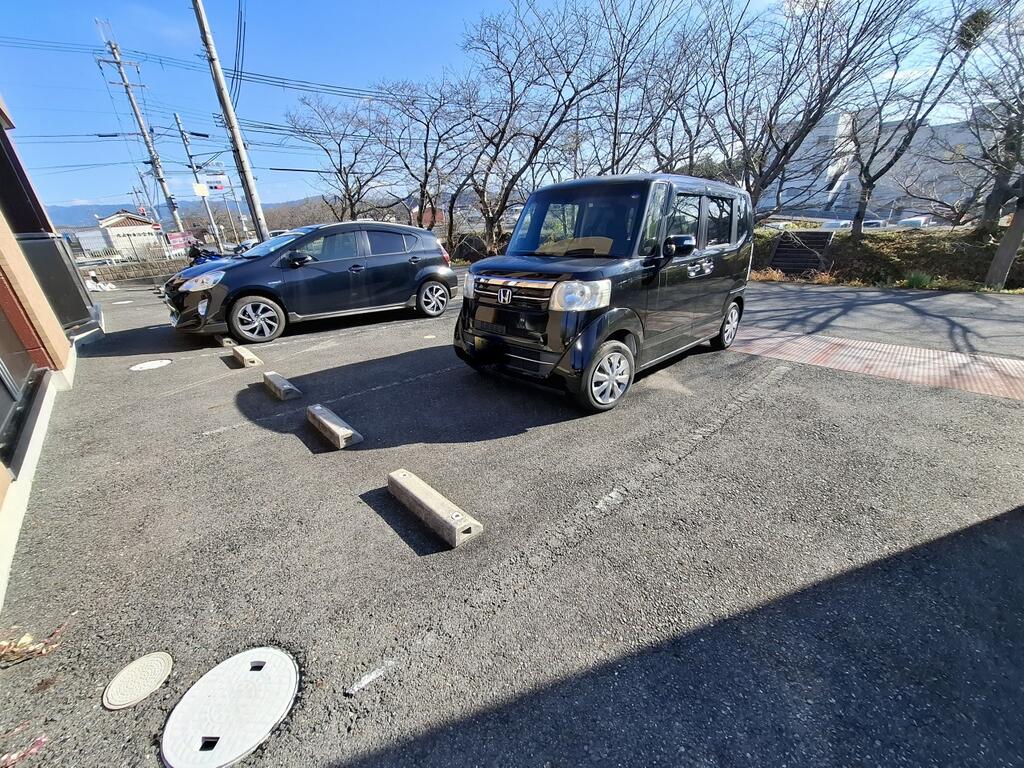 駐車場　敷地内駐車場