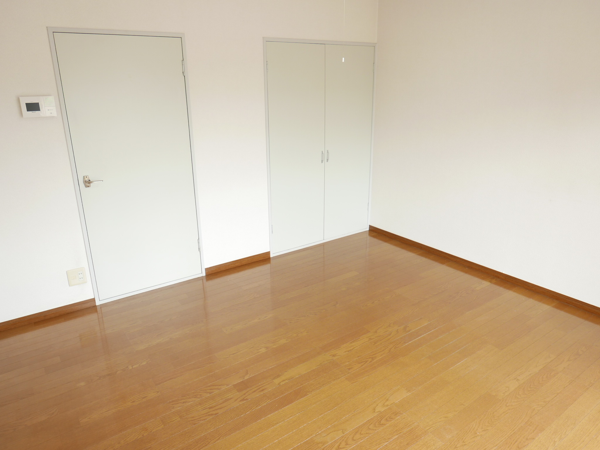 居室・リビング　居間８帖　北向き撮影