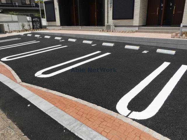 駐車場　駐車場