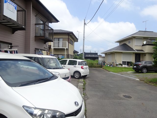 【ハイツ石川の駐車場】