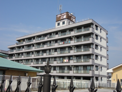 彦根市平田町のマンションの建物外観