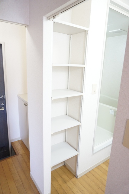 収納　★洗面スペースに付いている収納です★