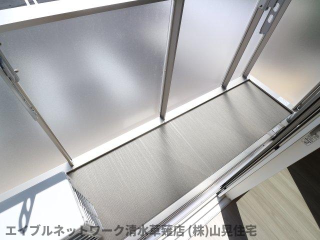 バルコニー　外からの目が気にならないバルコニーで洗濯物が干せます