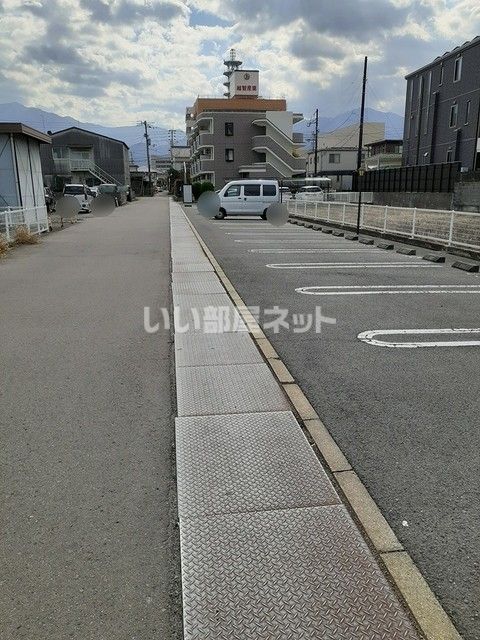 【スカイルシパーの駐車場】