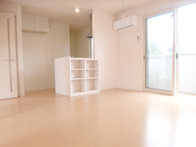 居室・リビング　※反転タイプのお部屋の写真です