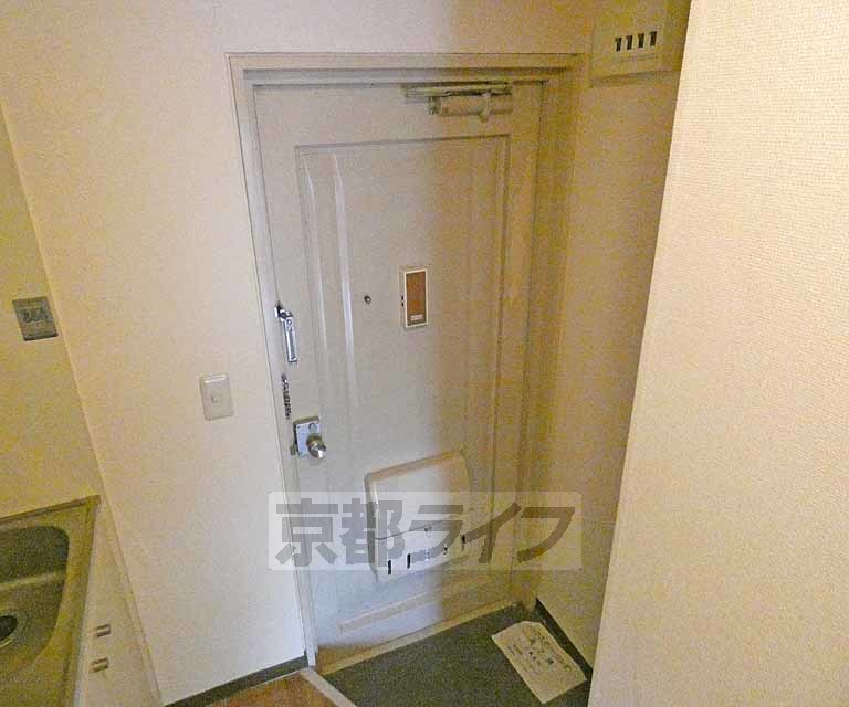 【京都市伏見区山崎町のマンションの玄関】