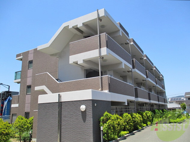 池田市住吉のマンションの建物外観