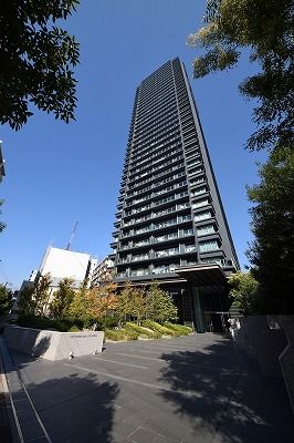 【大阪市福島区鷺洲のマンションの建物外観】