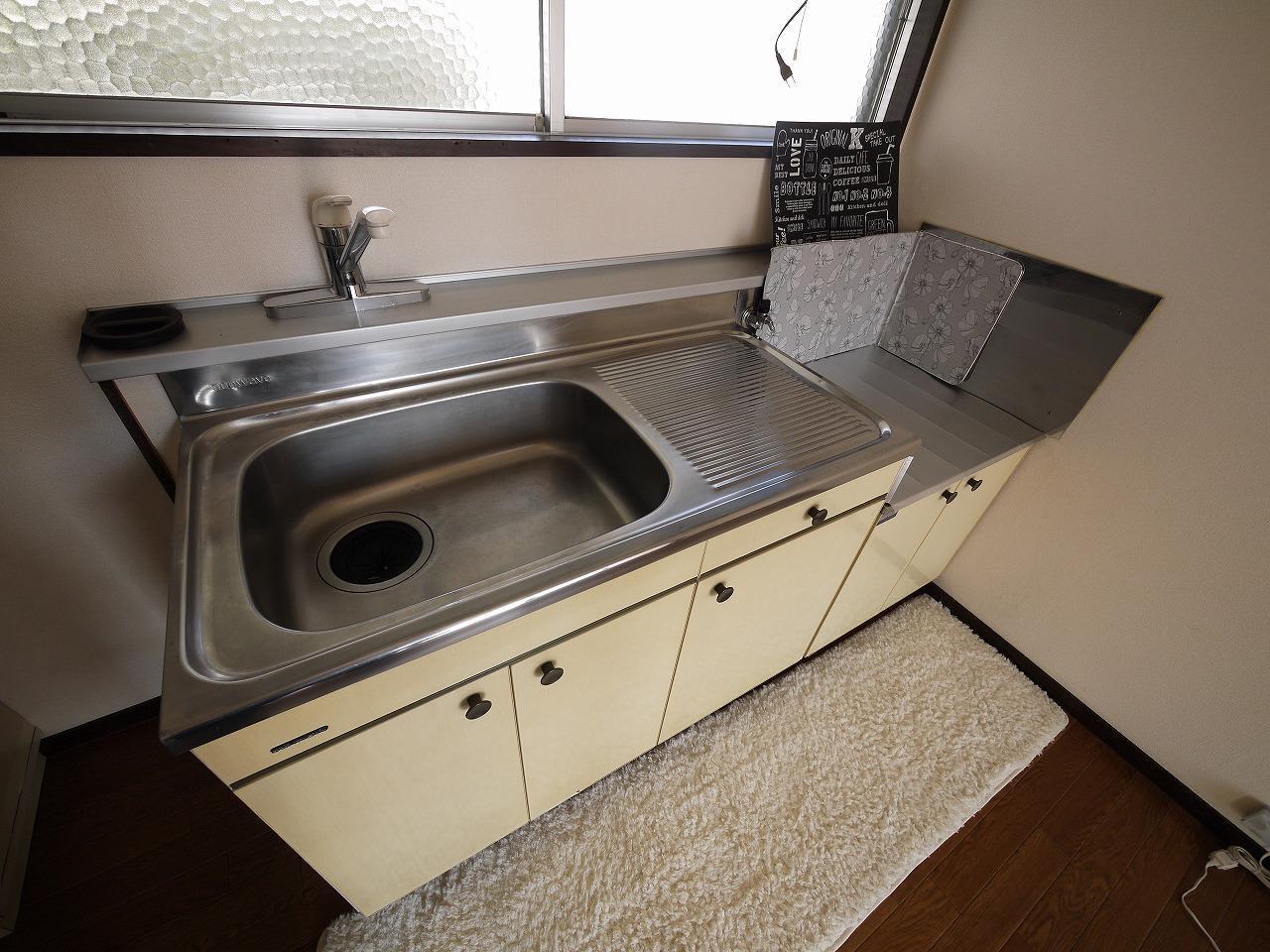 キッチン　収納スペース付きの便利なキッチンです！