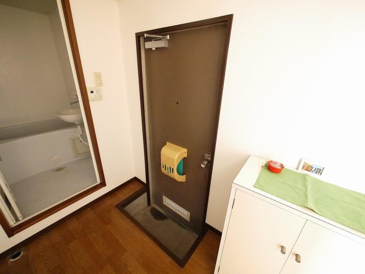 玄関　オシャレなシューズボックスで収納も良好♪