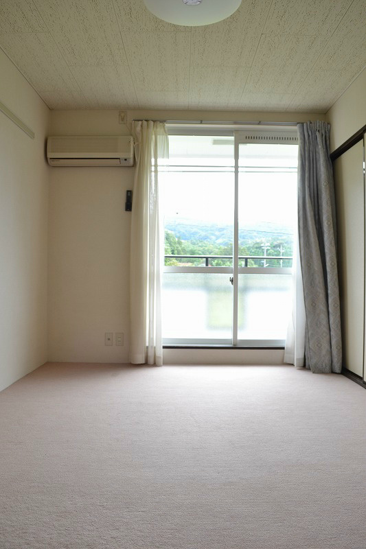 居室・リビング　別室参考画像です