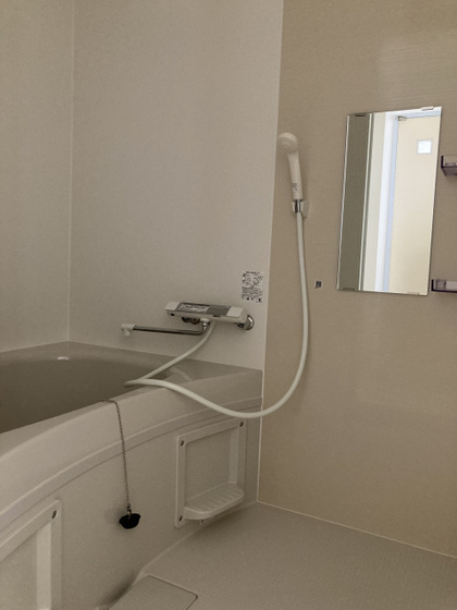 バス・シャワールーム　※別部屋の写真です