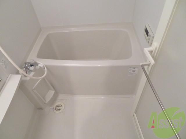 バス・シャワールーム　追い炊き機能付きの浴室なのでゆっくり湯船に浸かれますよね。