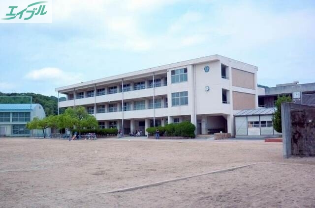小学校　玉野市立荘内小学校（小学校）まで2202m