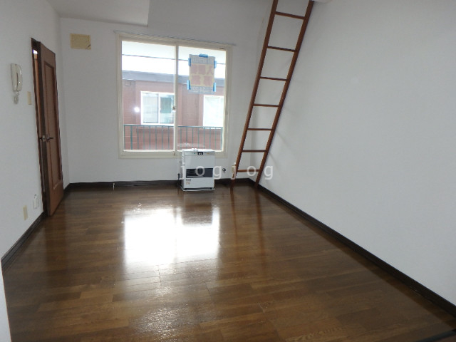 居室・リビング　居間