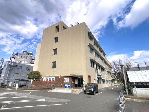 図書館　高知市立潮江市民図書館（図書館）まで313m