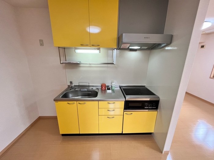 キッチン　IHKコンロ設置済み