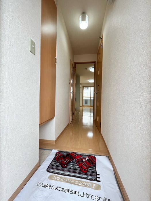 玄関　玄関回りも広々としています♪