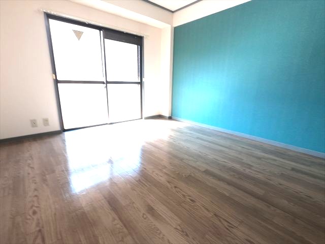 その他部屋・スペース　日当たりのいい明るいお部屋です。