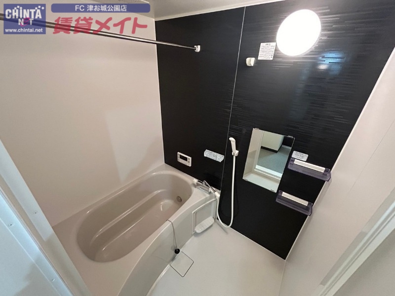 バス・シャワールーム　同物件別部屋参考写真です。