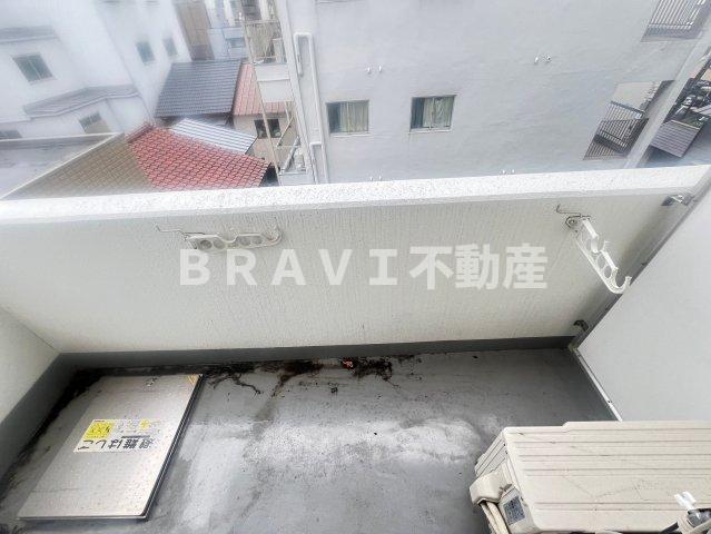 バルコニー　お洗濯にも便利なバルコニー付き