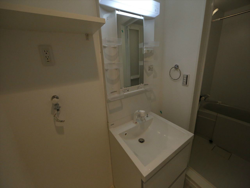 洗面設備　脱衣所　独立洗面台（シャンプードレッサー）洗濯機用意できます