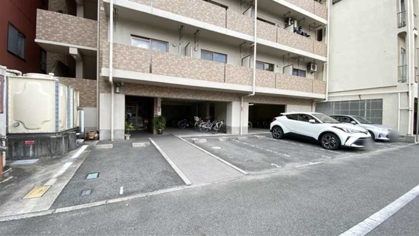 駐車場　駐車場