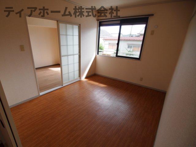 居室・リビング　明るい洋室です