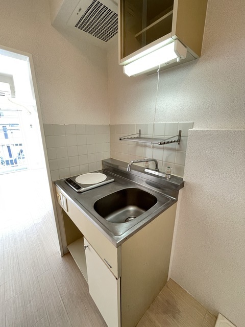 キッチン　上下収納付きのキッチン♪キッチン用品もスッキリ☆