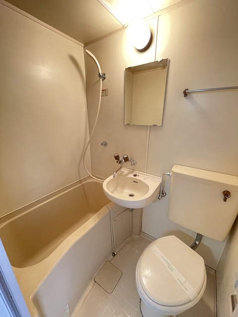 トイレ　３点ユニットバスで丸ごとお掃除楽々です♪