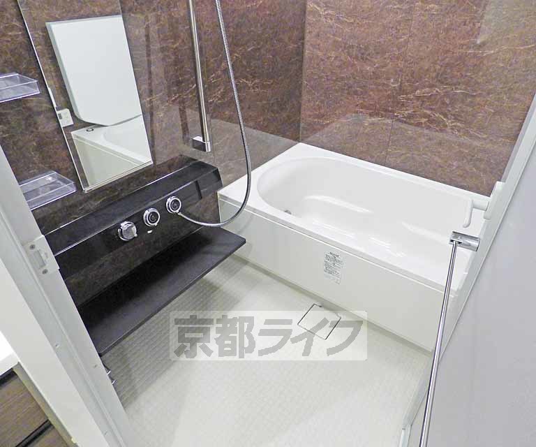 バス・シャワールーム　浴室です。