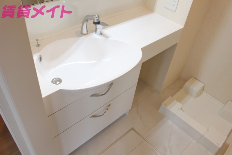 洗面設備　同物件別部屋のお写真です。