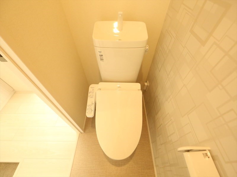 トイレ　温水洗浄暖房便座付トイレ