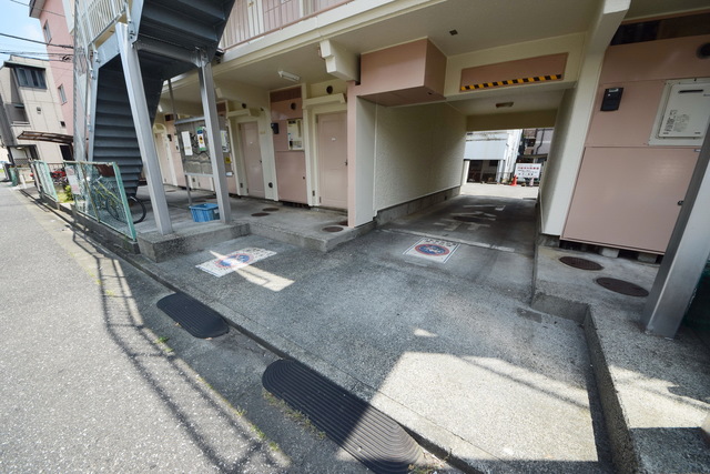 エントランス　～みなさまをお出迎え～