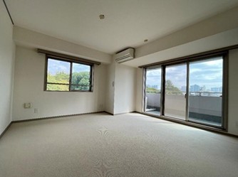 居室・リビング　こちらの居間で趣味の時間をお楽しみください