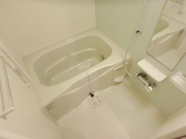 バス・シャワールーム　お問合せはタウンハウジングまで