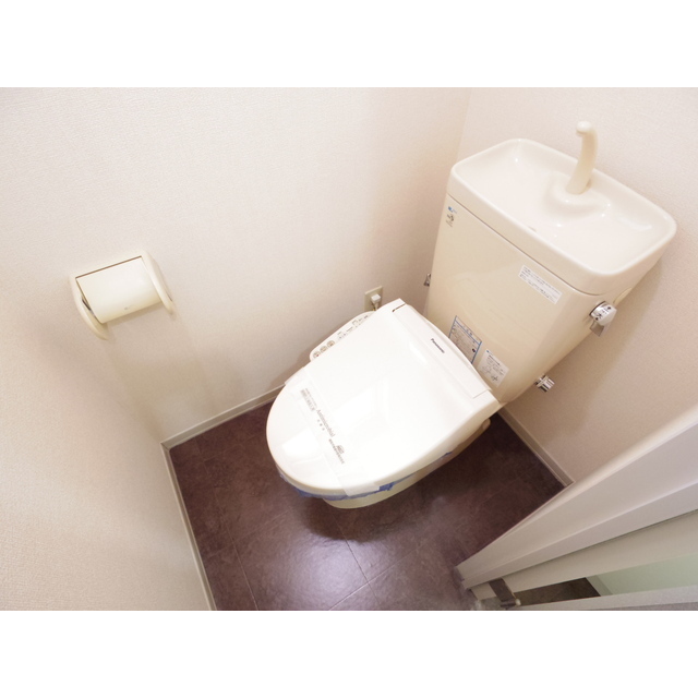 トイレ　リノベーション前の画像です