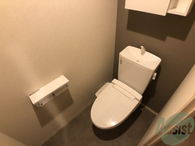 トイレ　ウォシュレット機能がついたトイレです。安心して使用できます。