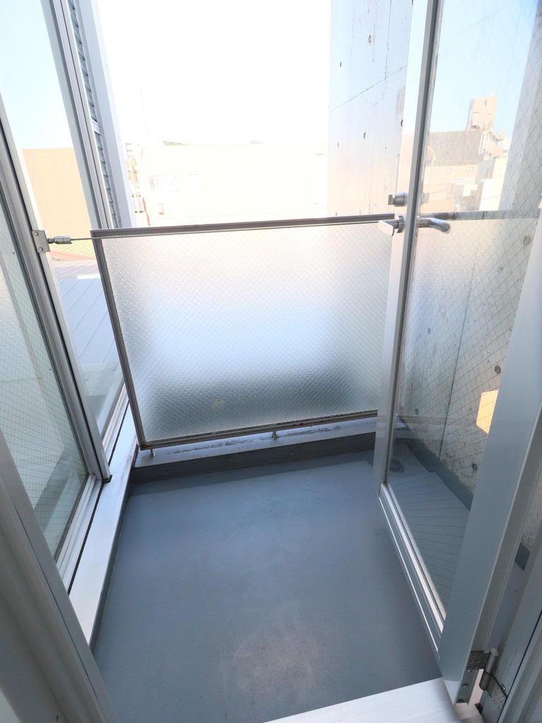 バルコニー　日当たり良好。