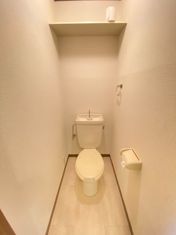トイレ　※別部屋の写真となります