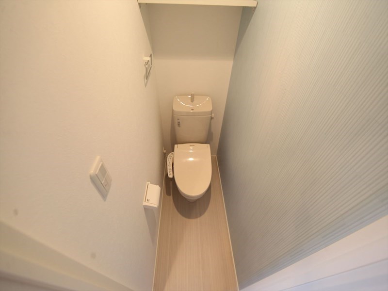 トイレ　温水洗浄暖房便座付トイレ