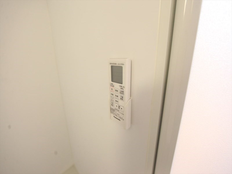 その他設備　浴室暖房乾燥機付き