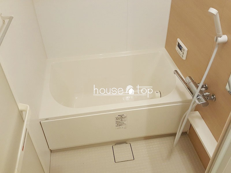 バス・シャワールーム　ゆったりと入浴出来る浴槽ですよ！