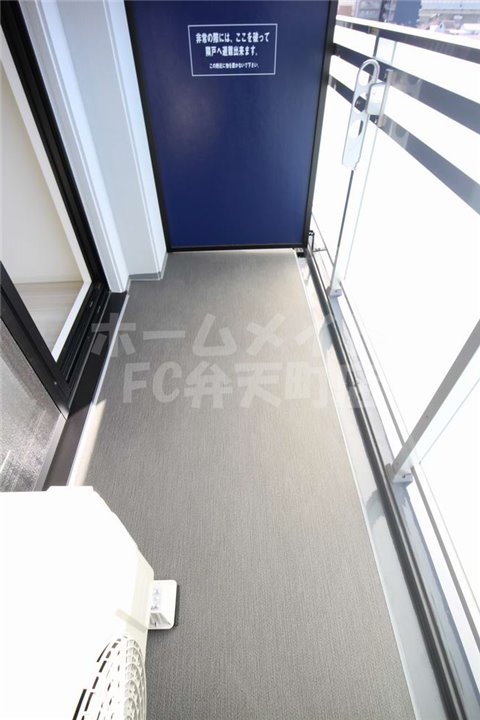バルコニー　お洗濯にも便利なバルコニー付き