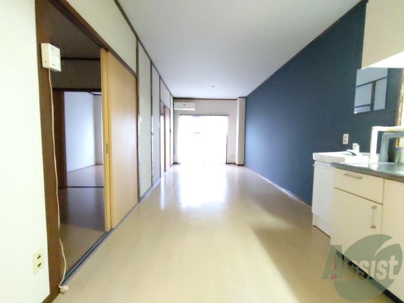 居室・リビング　１８帖の広々としたリビングは開放的ですね。