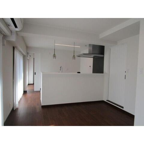 居室・リビング　室内