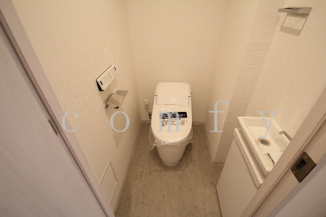 トイレ　タンクレストイレ　洗面台付き