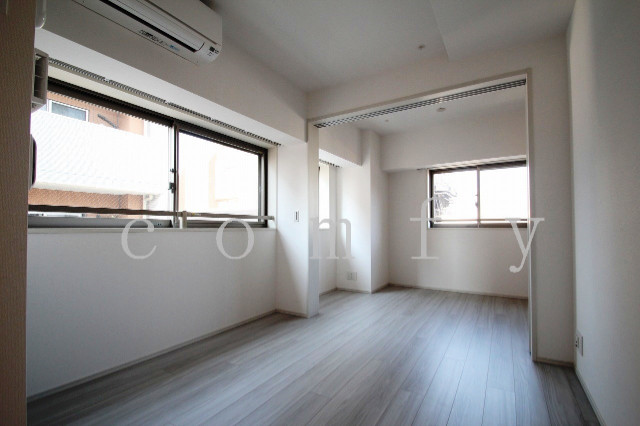 居室・リビング　明るいリビングダイニング