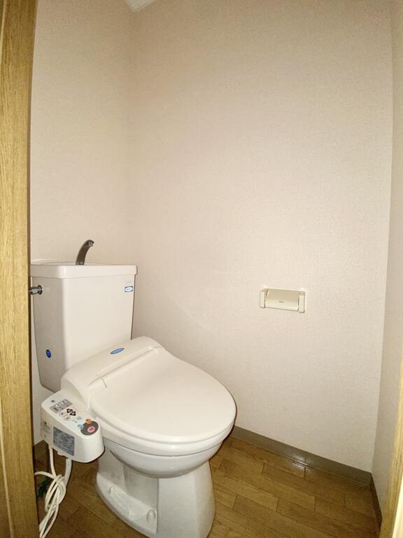 トイレ　同間取り別部屋参考画像です